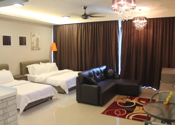 De Houz @ Setia Alam Trefoil Homestay
