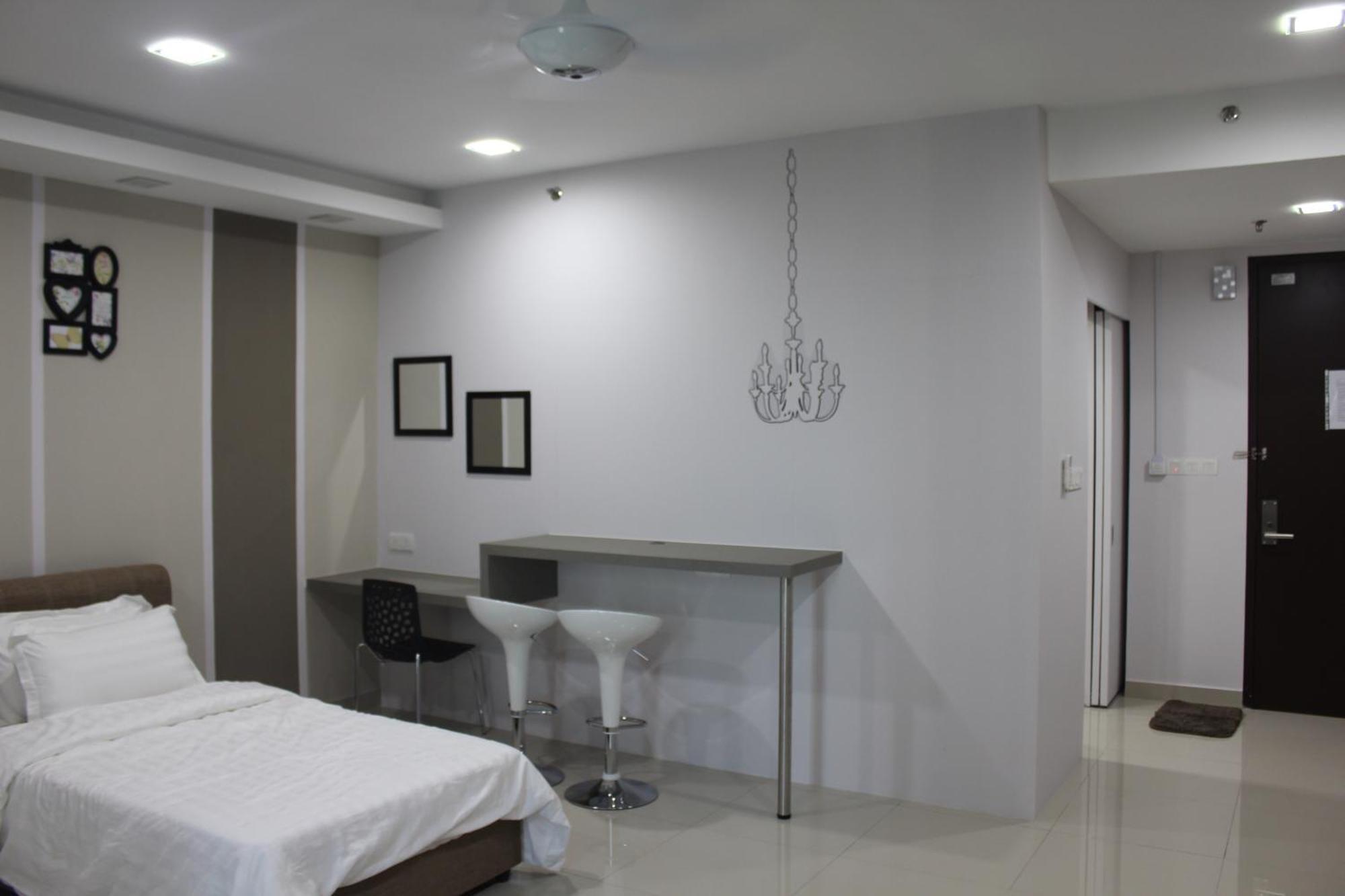 De Houz @ Setia Alam Trefoil Homestay * Shah Alam