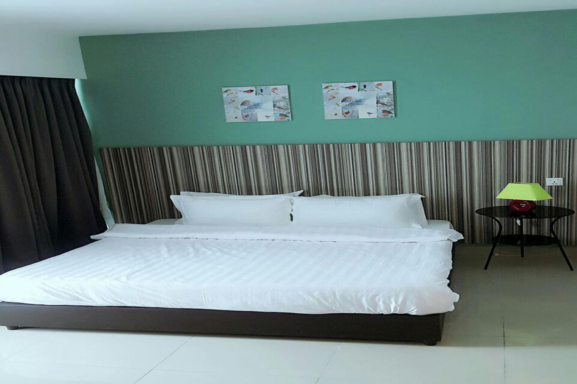 De Houz @ Setia Alam Trefoil Homestay