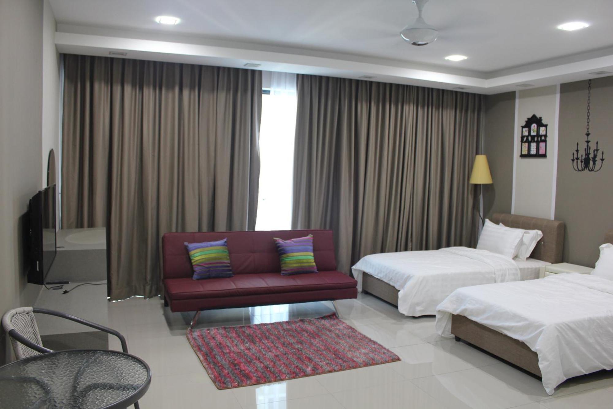 De Houz @ Setia Alam Trefoil Homestay
