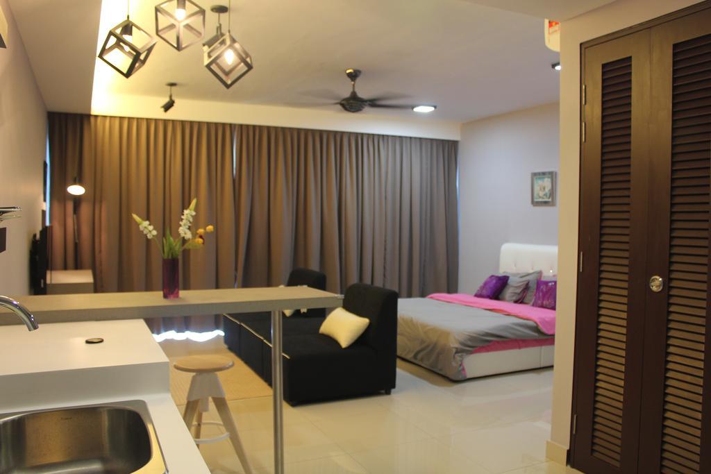 De Houz @ Setia Alam Trefoil Homestay Shah Alam